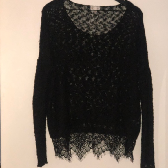 Black light weight sweater with lace trim - Picture 4 of 4